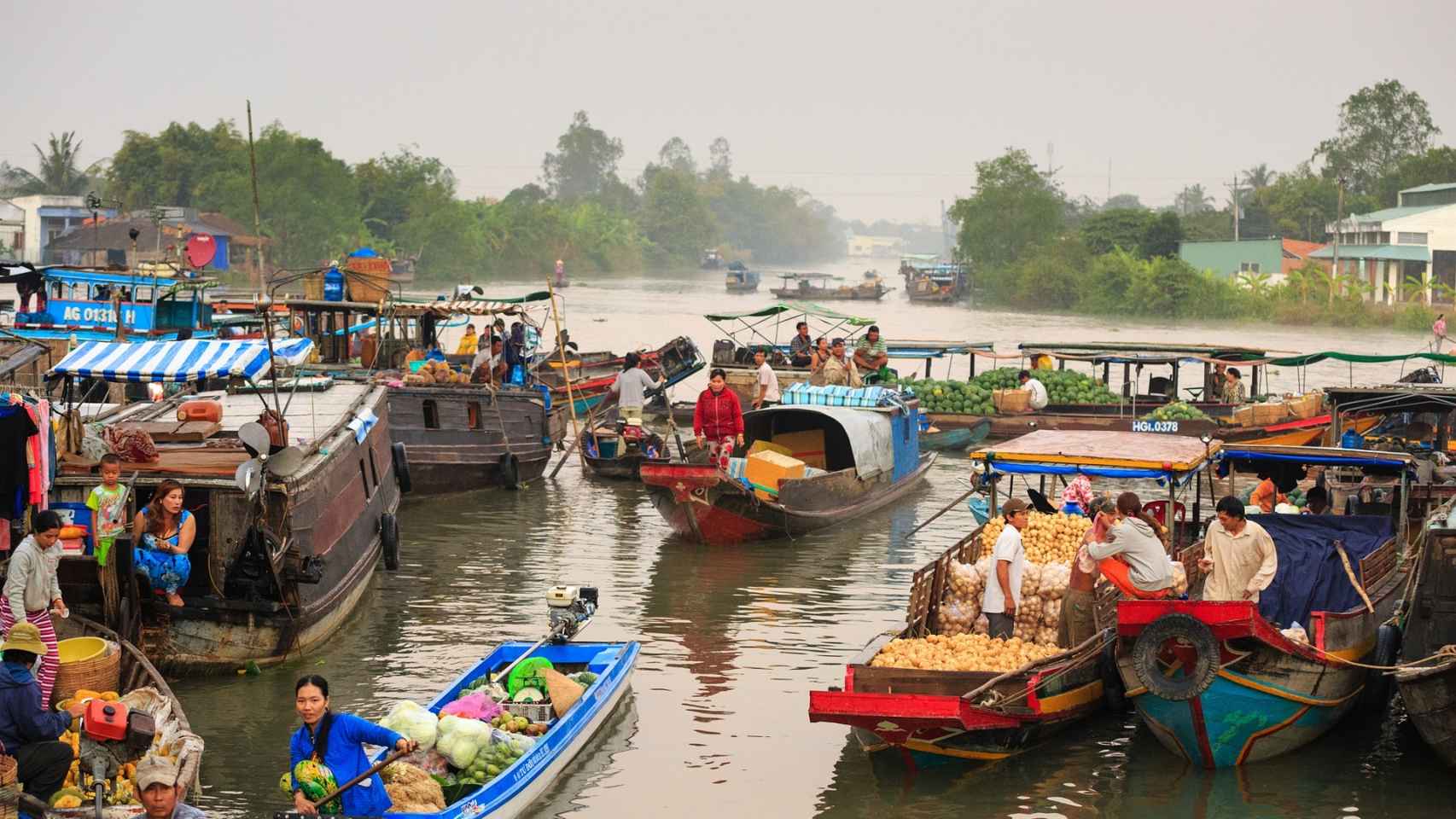 Mercado flotante en el Delta del río Mekong.