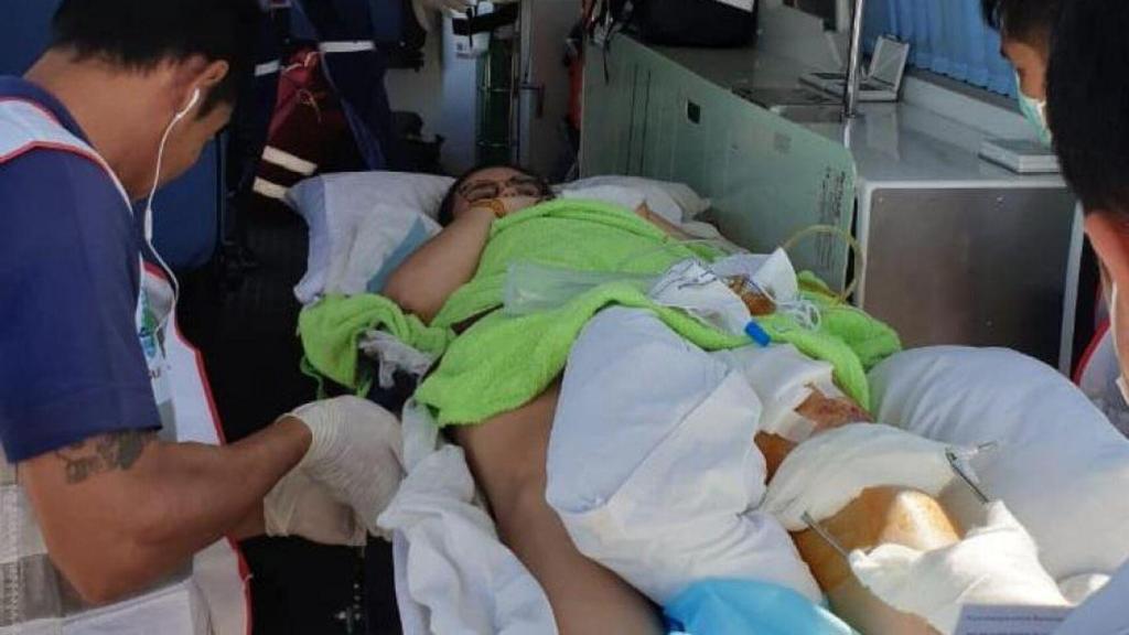 La zaragozana Noelia Traid, trasladada en ambulancia al hospital de Bangkok.