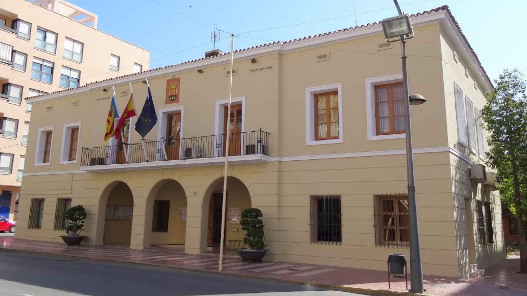 El supuesto caso de bullying ha generado preocupación en el Ayuntamiento de Mutxamel donde PSOE y Podemos han pedido información a la Concejalía de Educación.