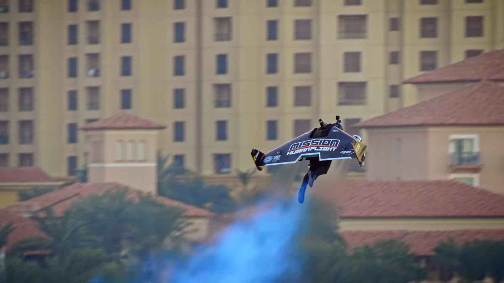 El piloto Vince Reffet (Jetman Dubai) despegando.