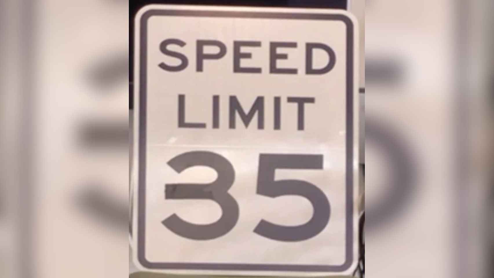 Señal de límite de velocidad modificada