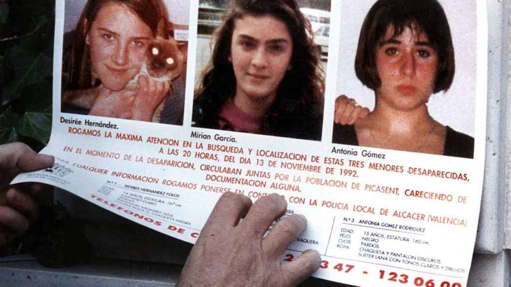 Cartel de la desaparición de las niñas en Alcàsser.
