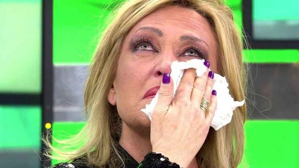 Lydia Lozano llorando en el plató de 'Sálvame'.