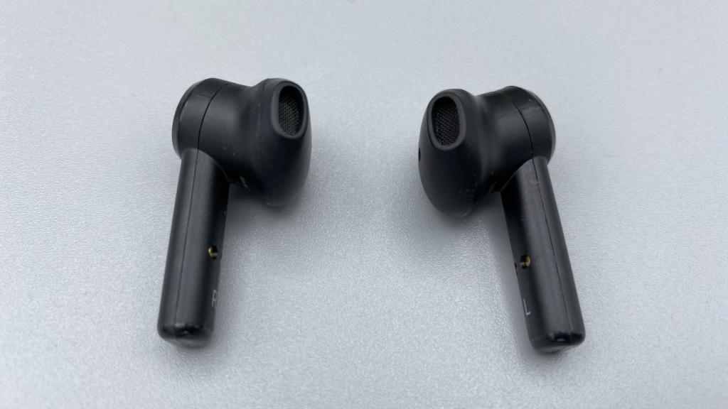 Los Hammerhead True Wireless descansan en la oreja