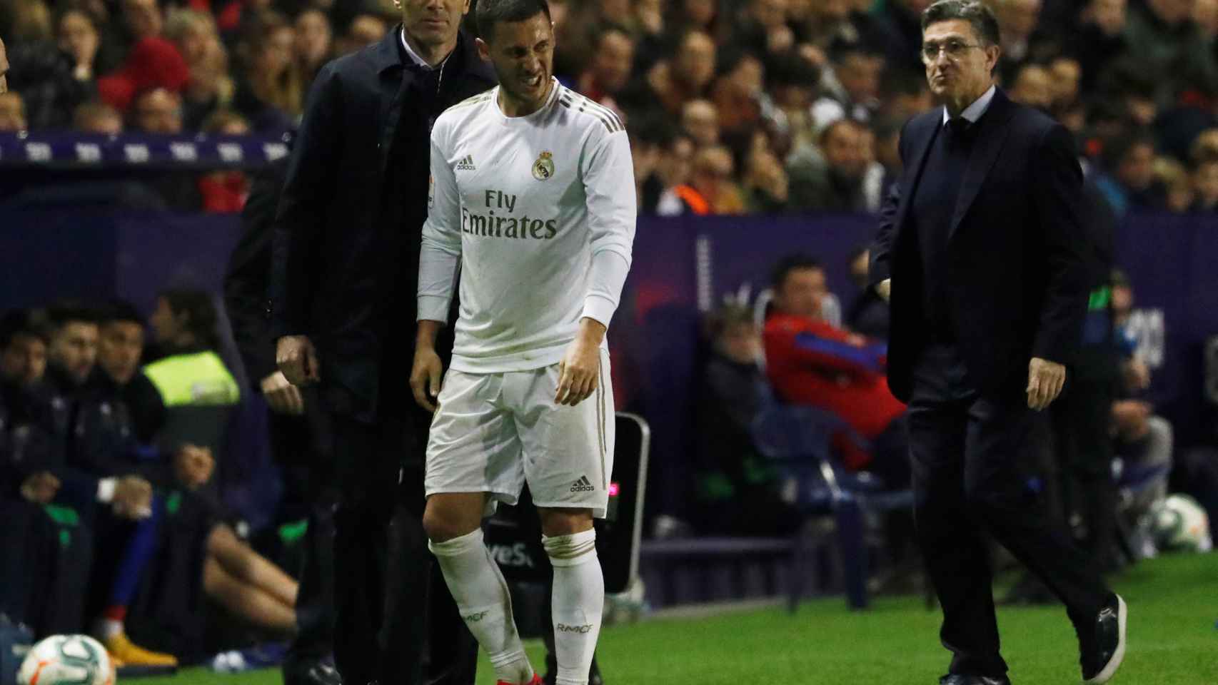 Eden Hazard se retira lesionado ante el Levante