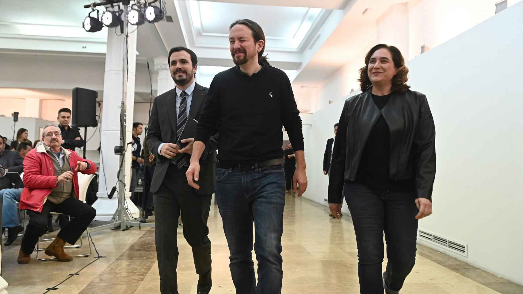 Alberto Garzón, Pablo Iglesias y Ada Colau, en la reunión confederal de Unidas Podemos.