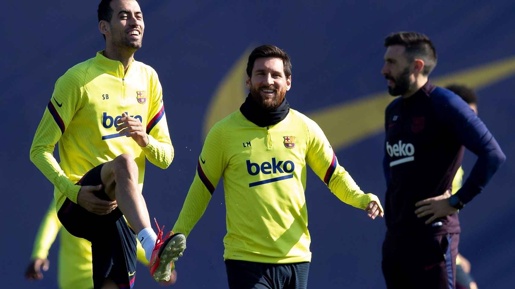 Messi se entrena con el Barcelona
