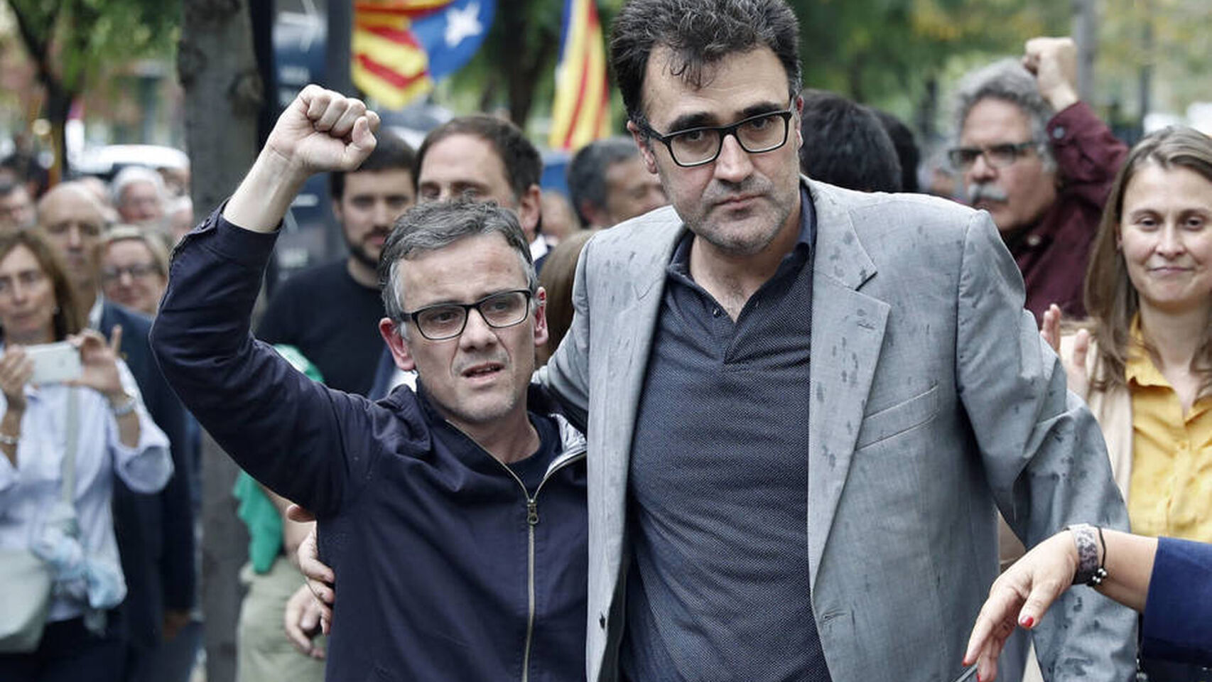 A la izquierda, Josep María Jové tras salir de prisión.