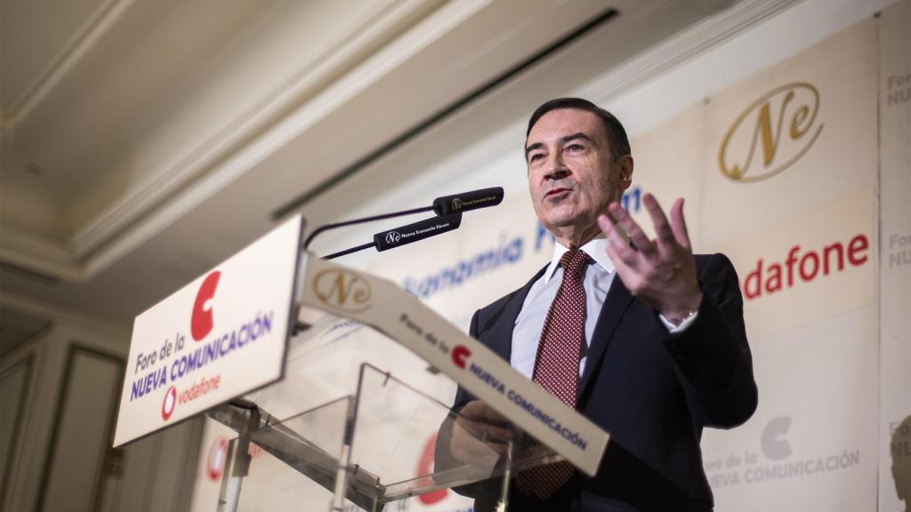 Pedro J. Ramírez durante un momento de la presentación de la nueva INVERTIA.