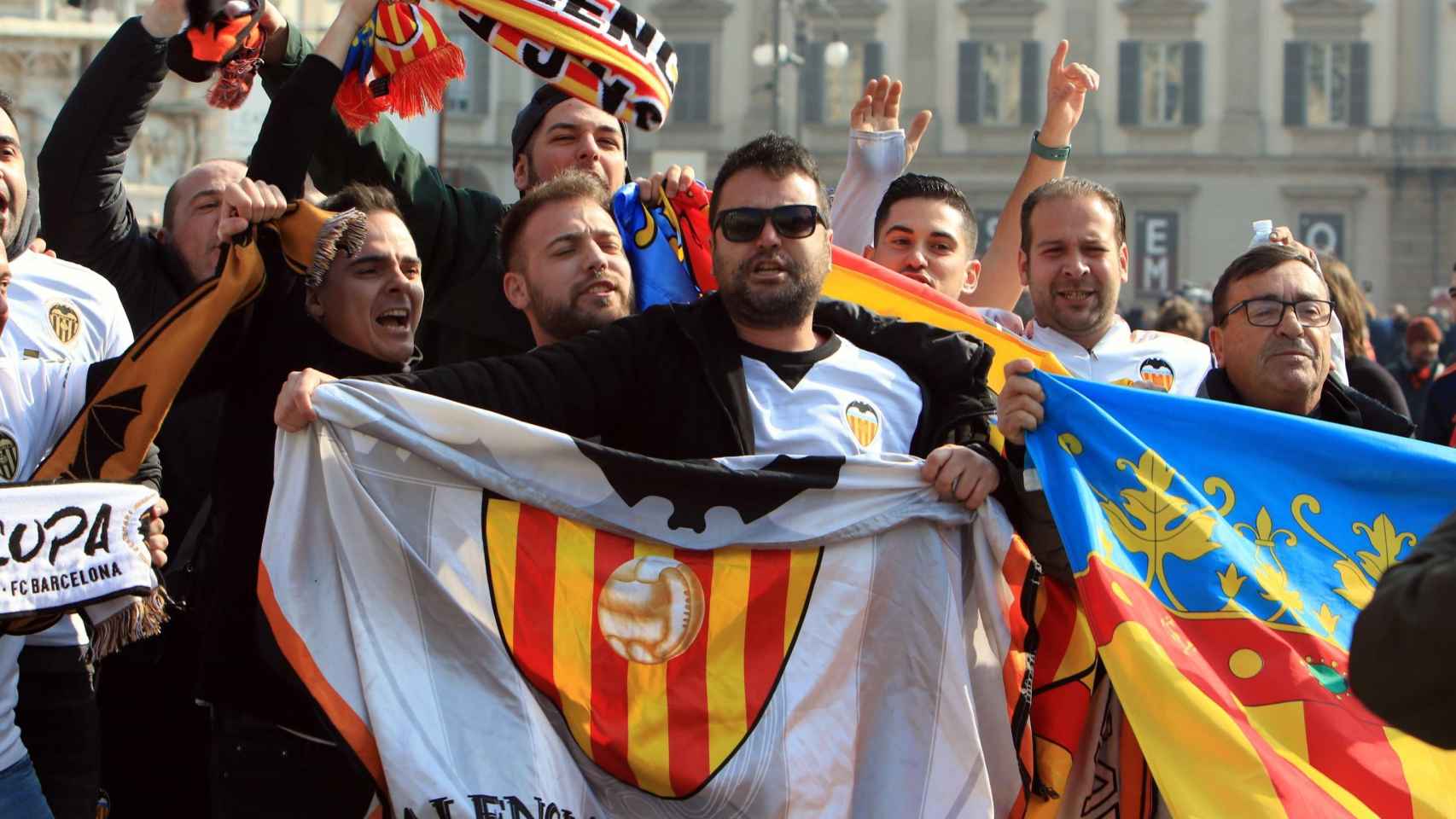 Aficionados del Valencia en Milán