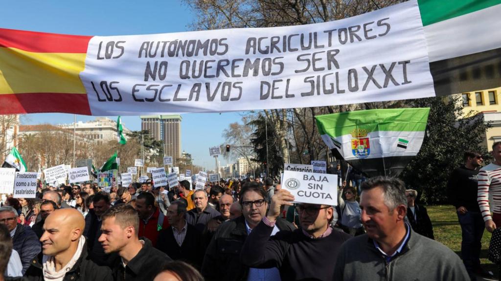 Los autónomos del campo se manifiestan para pedir mejores condiciones.
