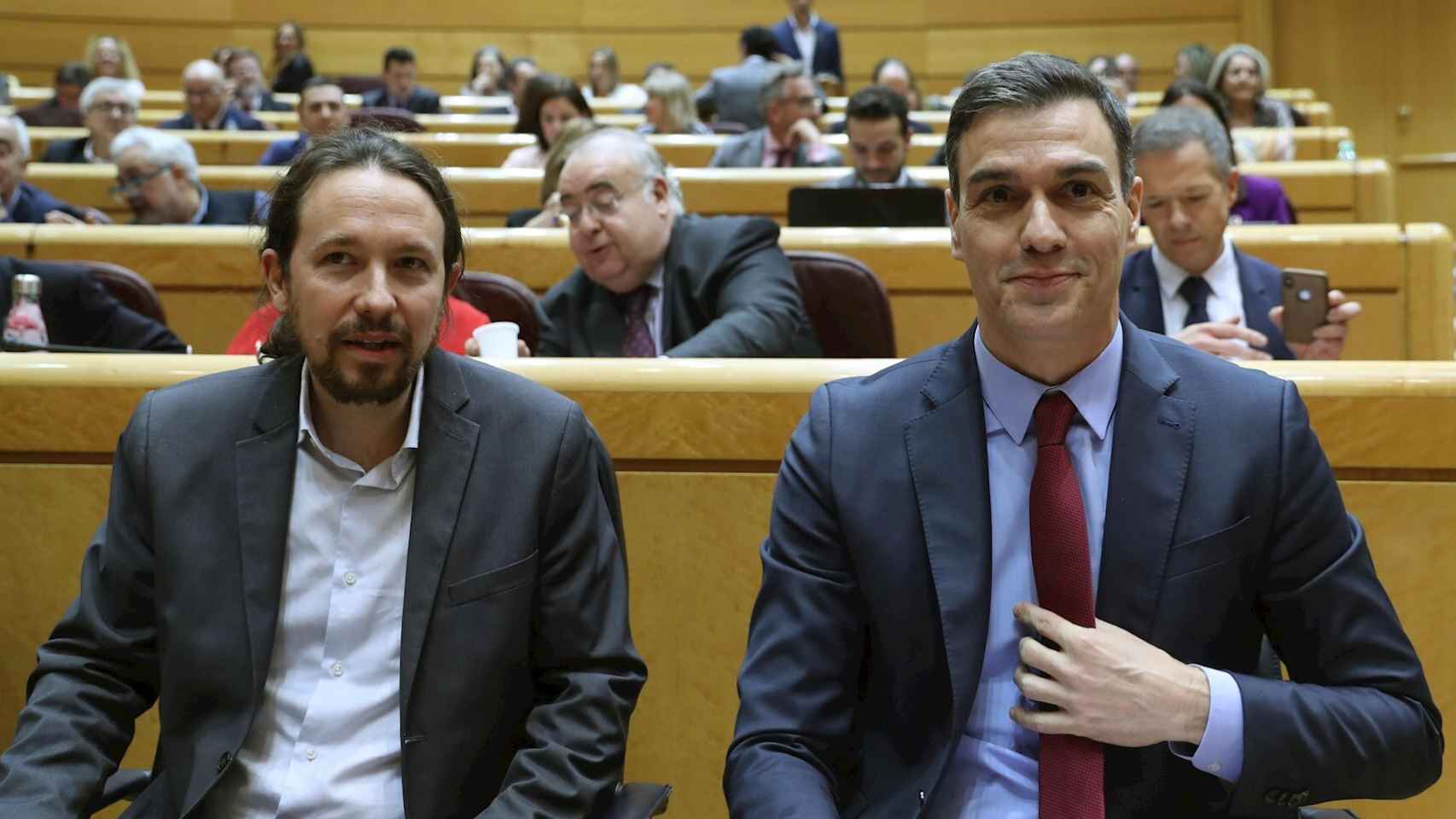 Pablo Iglesias y Pedro Sánchez, en una sesión de control al Gobierno.