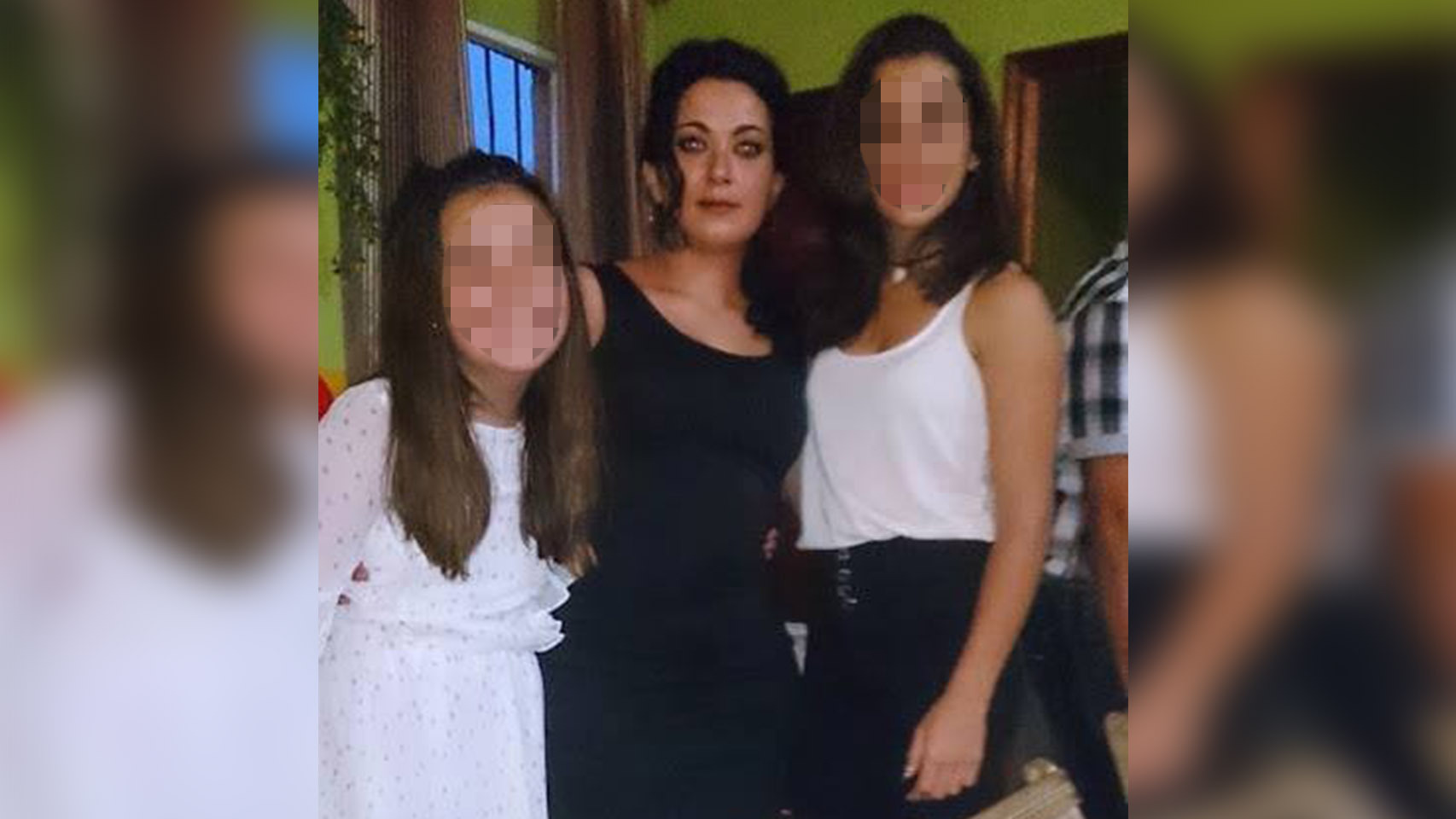 Marimar, la mujer asesinada por su marido, junto a sus dos hijas