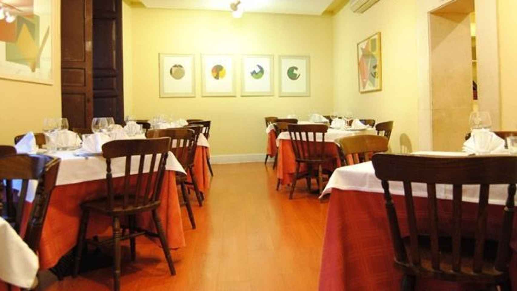 Interior del restaurante Los Arrieros