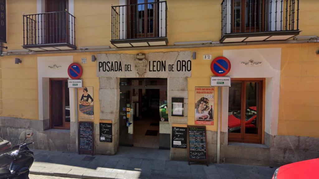 Exterior de la Posada León de Oro.