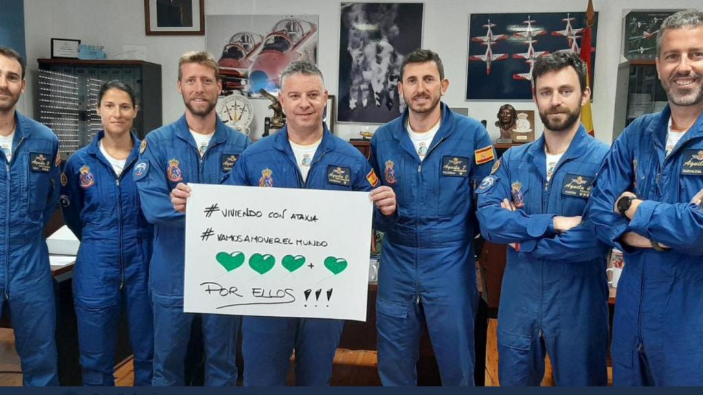 Imagen de los integrantes del equipo de la Patrulla Águila en el que el comandante Garvalena era el 'Solo' (1d).