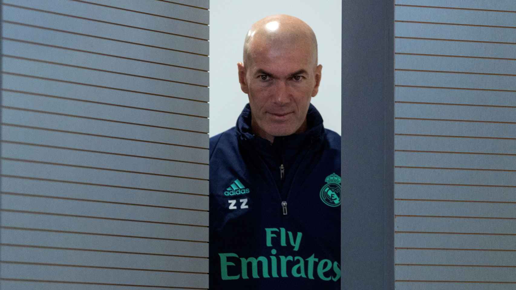 Zinedine Zidane, entrando en rueda de prensa