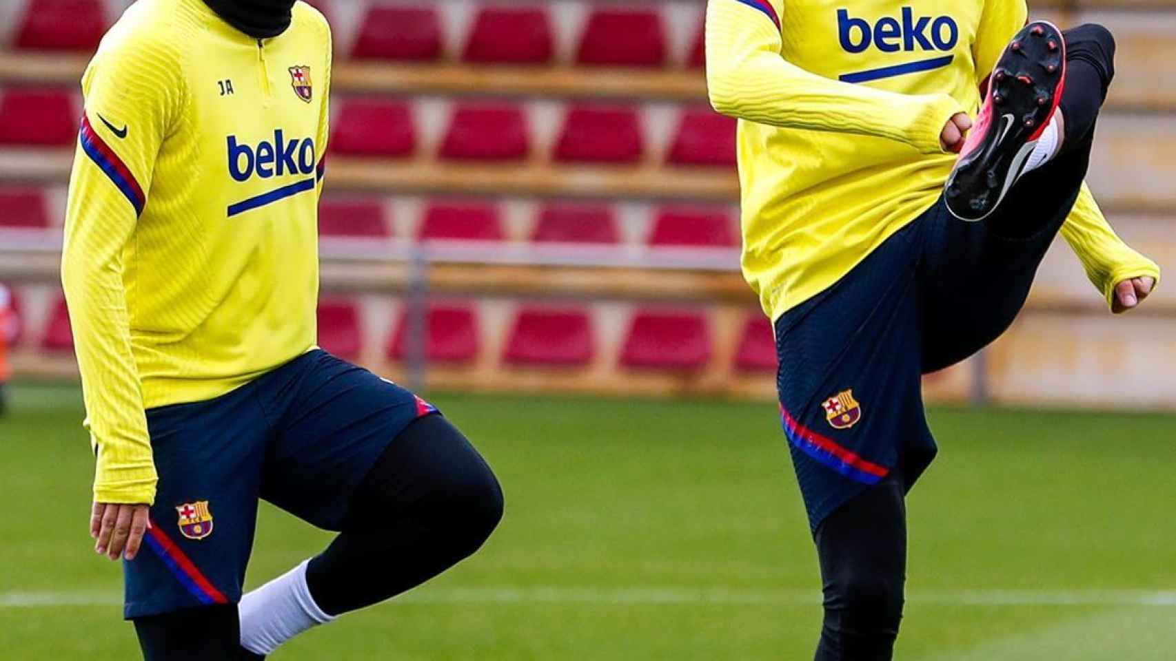 Jordi Alba y Gerard Piqué, durante el entrenamiento