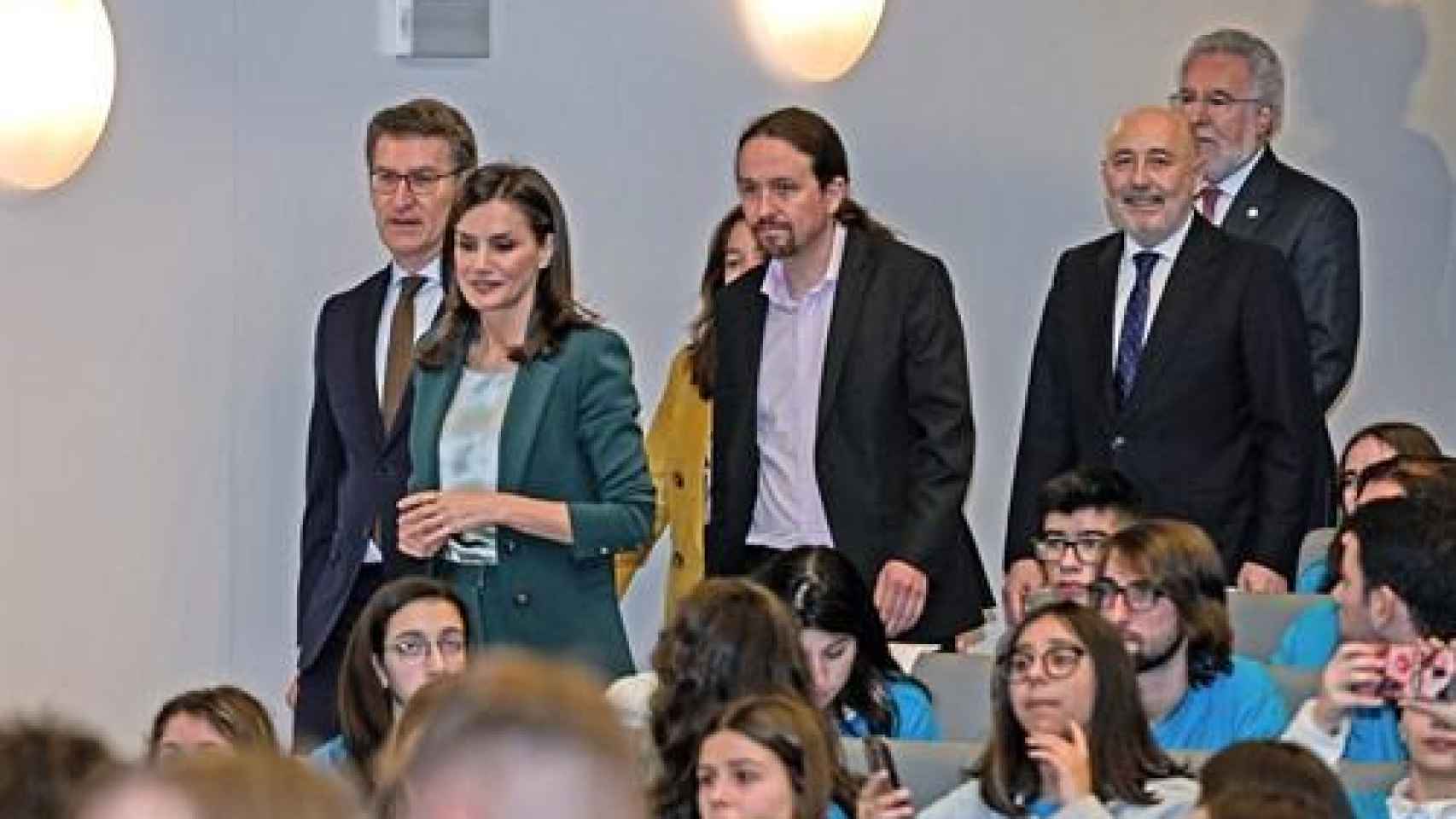 La Reina Leticia y Pablo Iglesias, a la entrada del acto.