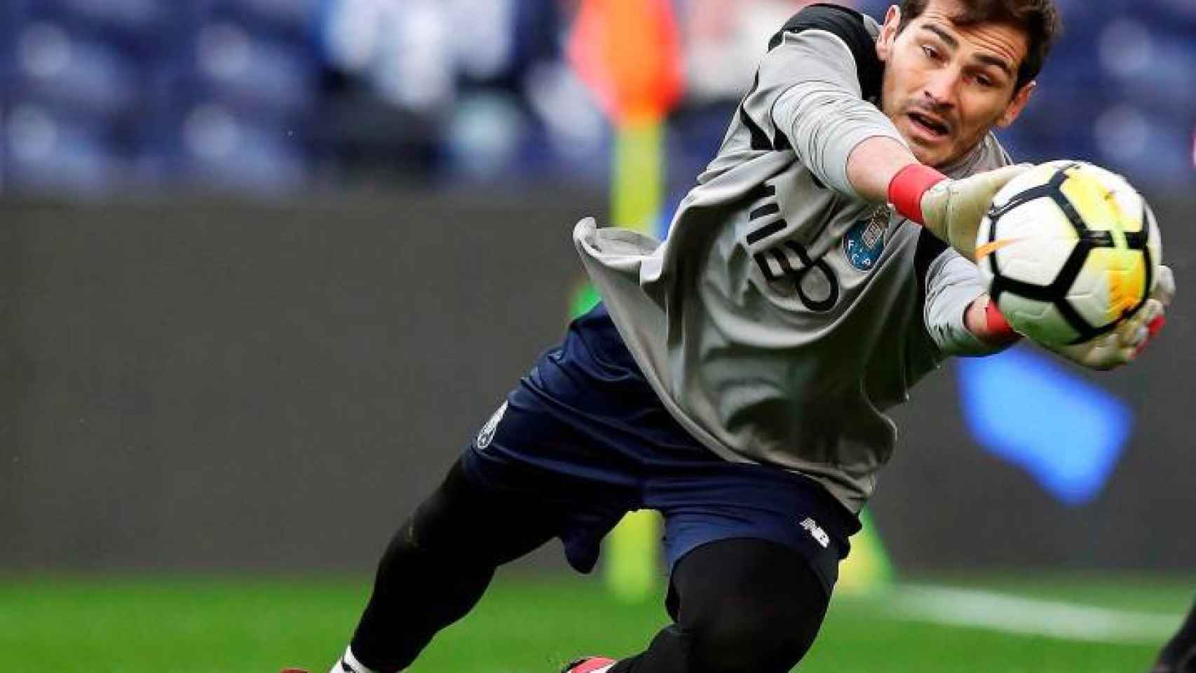 Iker Casillas entrenándose con el Oporto.