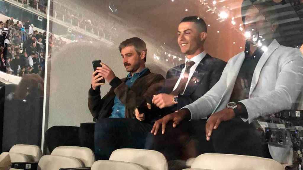 Vídeo: Cristiano Ronaldo acude al Santiago Bernabéu para apoyar al Real  Madrid en El Clásico