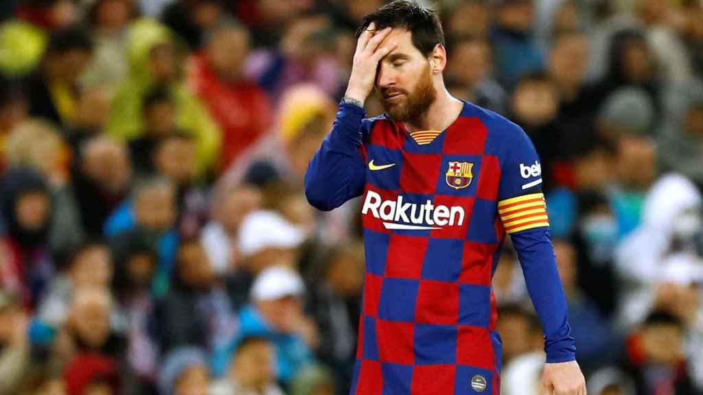 Leo Messi se lamenta por una acción desaprovechada