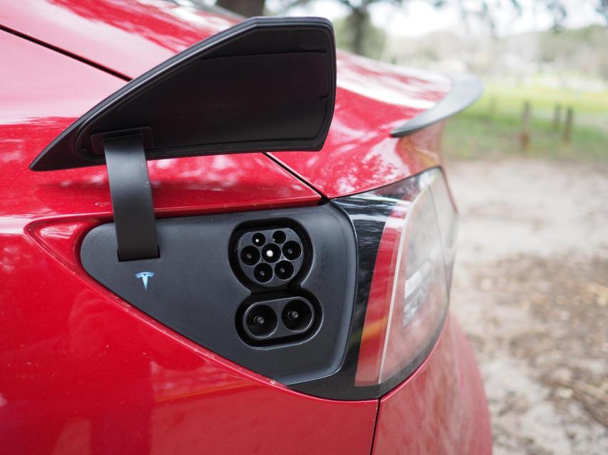 Puerto de carga del Tesla Model 3