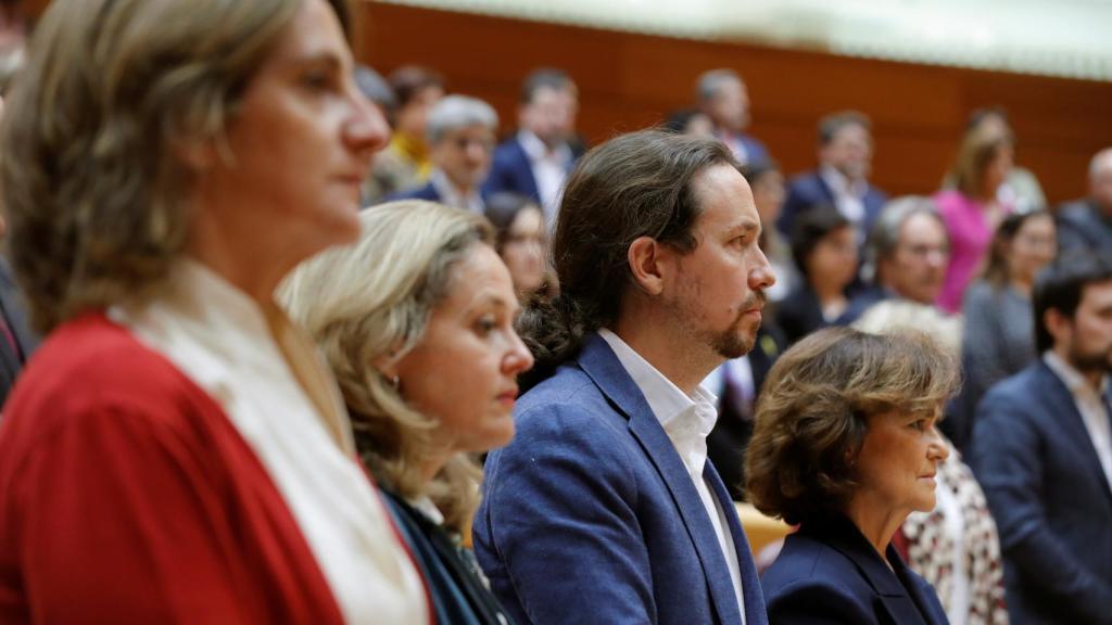 Los cuatro vicepresidentes, Teresa Ribera, Nadia Calviño, Pablo Iglesias y Carmen Calvo, en el pleno del Senado.