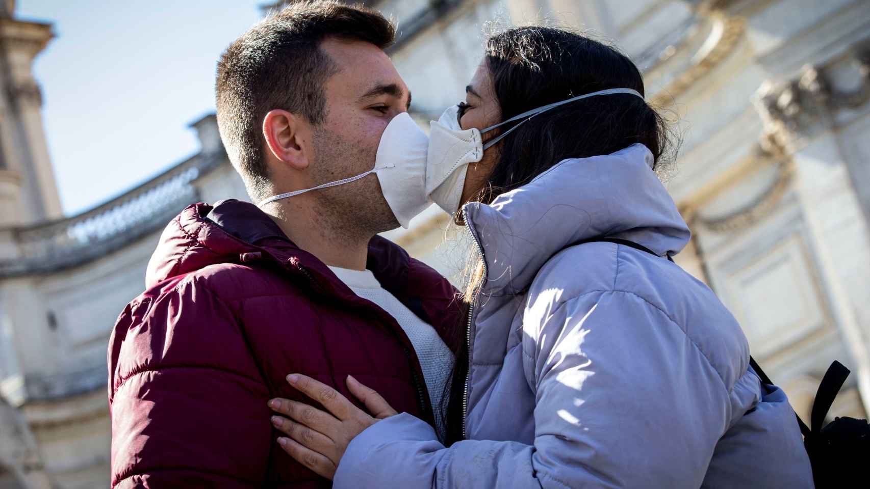 Ni fútbol, ni besos, ni ancianos en la calle: Italia redobla su alerta contra el coronavirus