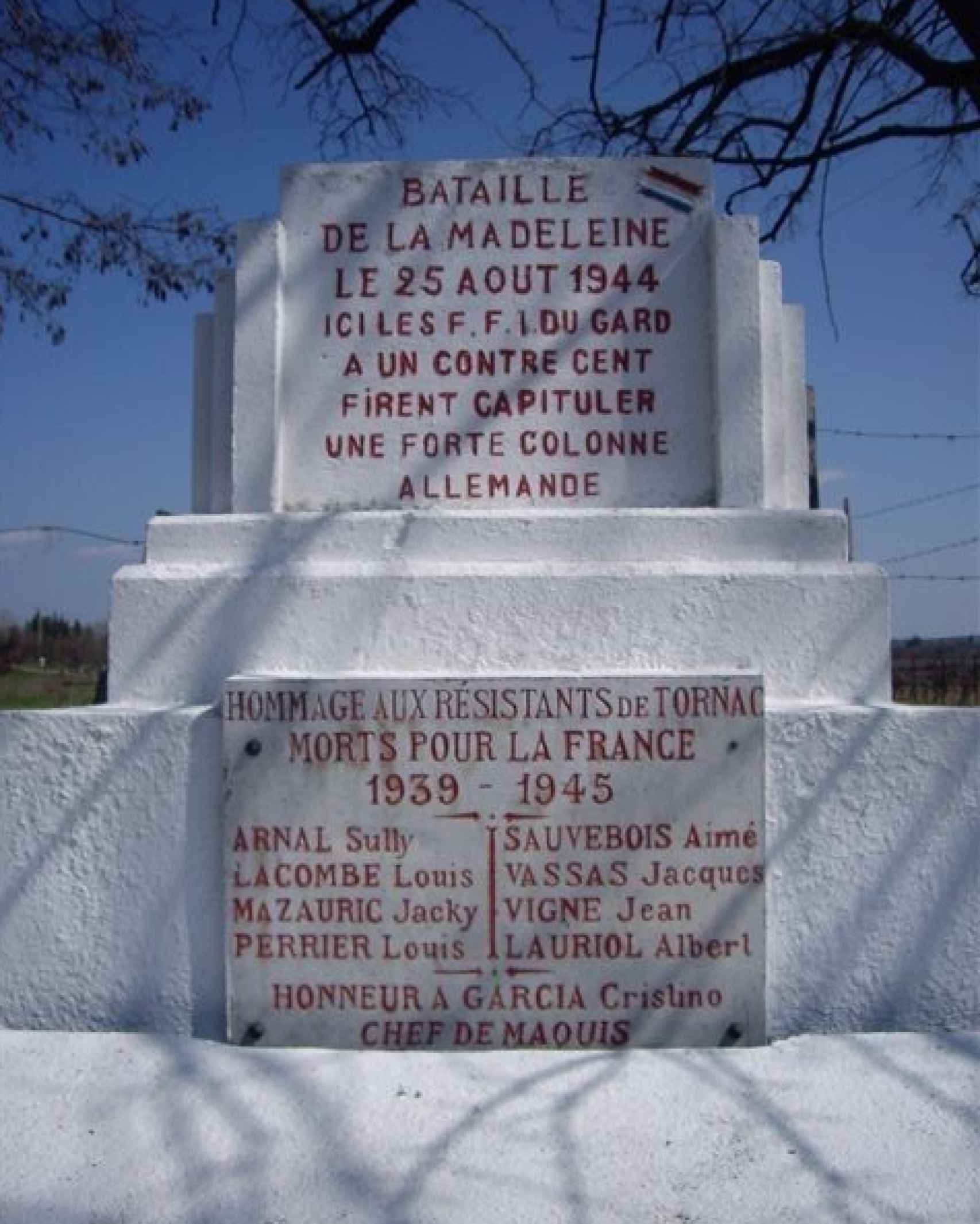 Monumento conmemorativo a los combatientes de la batalla de La Madeleine.