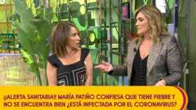 María Patiño se toma la temperatura ante la atenta mirada de Carlota Corrodera (Telecinco)