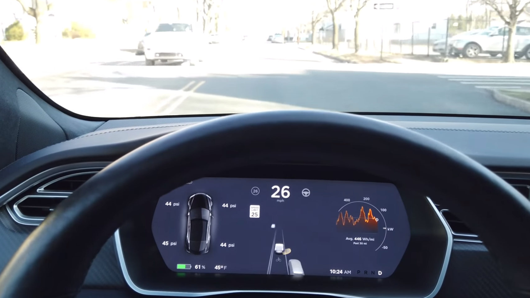 Tesla con la vista previa de autonomía completa