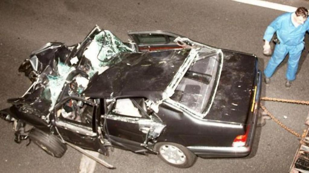 El coche de Dodi AL Fayed, en el que viajaba Lady Di cuando sufrió el accidente en el que perdió la vida.