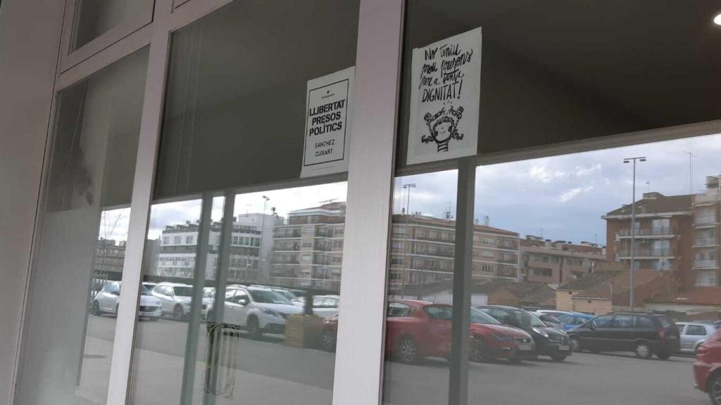 Carteles pidiendo la libertad de los Jordis.