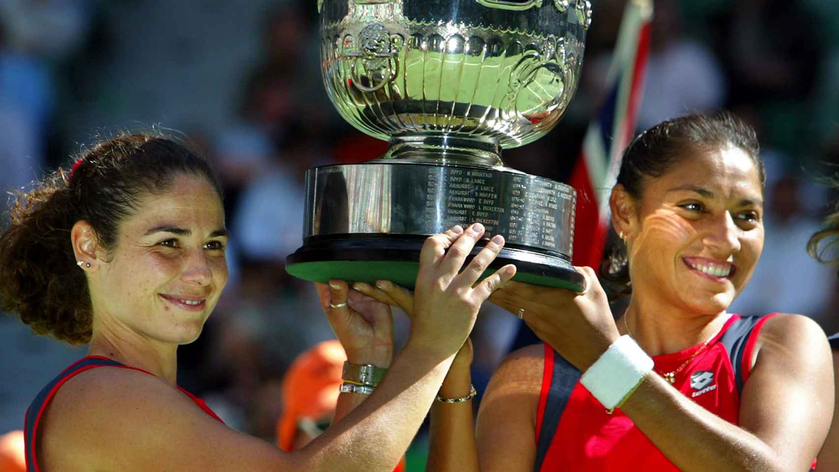 Vivi Ruano y Paola Suárez, tras ganar el Abierto de Australia en 2004