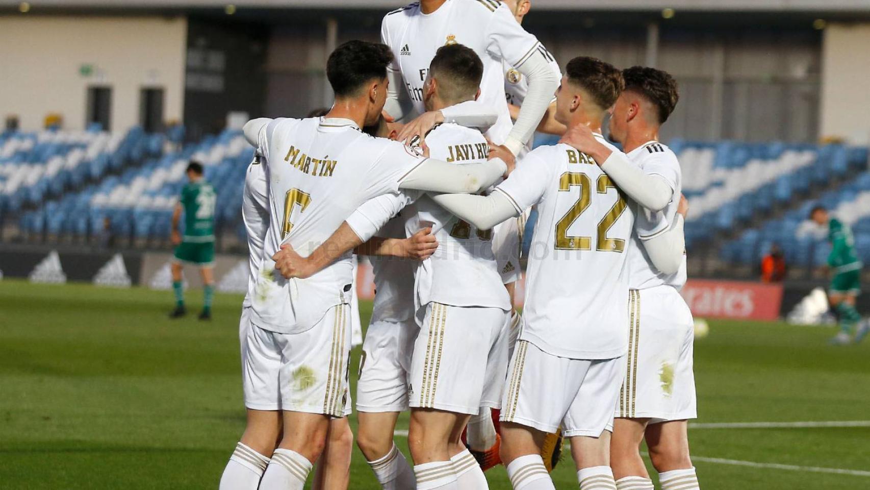 Reinier celebra un gol con sus compañeros del Castilla
