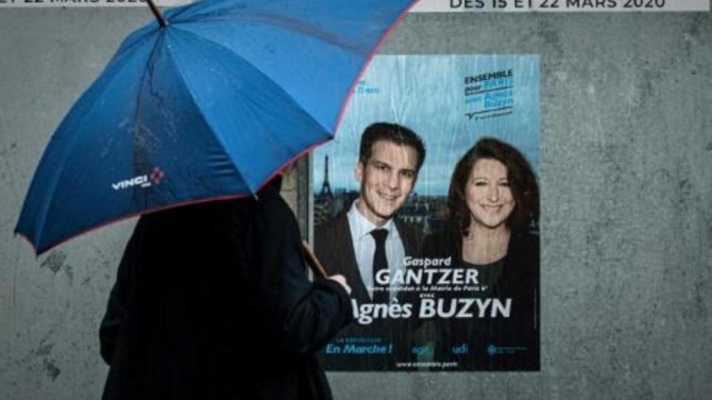 Un cartel electoral de la candidata de La República en Marcha a la alcaldía de París, Agnès Buzyn.