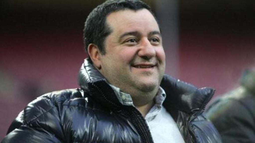 Mino Raiola sonriendo
