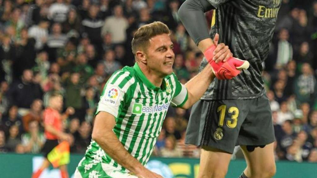 Courtois y Joaquín, en el Betis - Real Madrid de La Liga