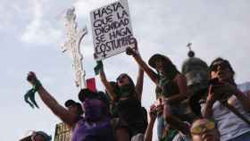 Unas manifestantes durante la marcha del Día Internacional de la Mujer del domingo en Ciudad de México.