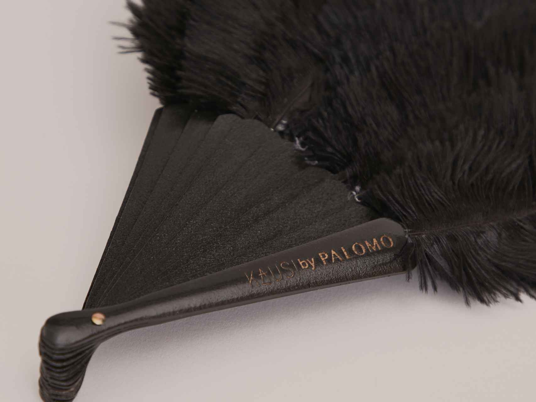 Uno de los modelos con plumas naturales que han lanzado Palomo y Kausi.