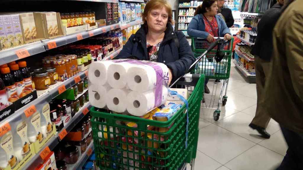 Luisa ha acudido a Mercadona a comprar gel desinfectante y se ha encontrado con el supermercado lleno.