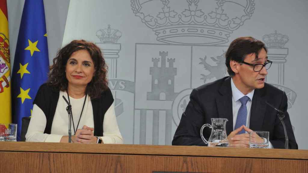 María Jesús Montero y Salvador Illa, tras el Consejo de Ministros.