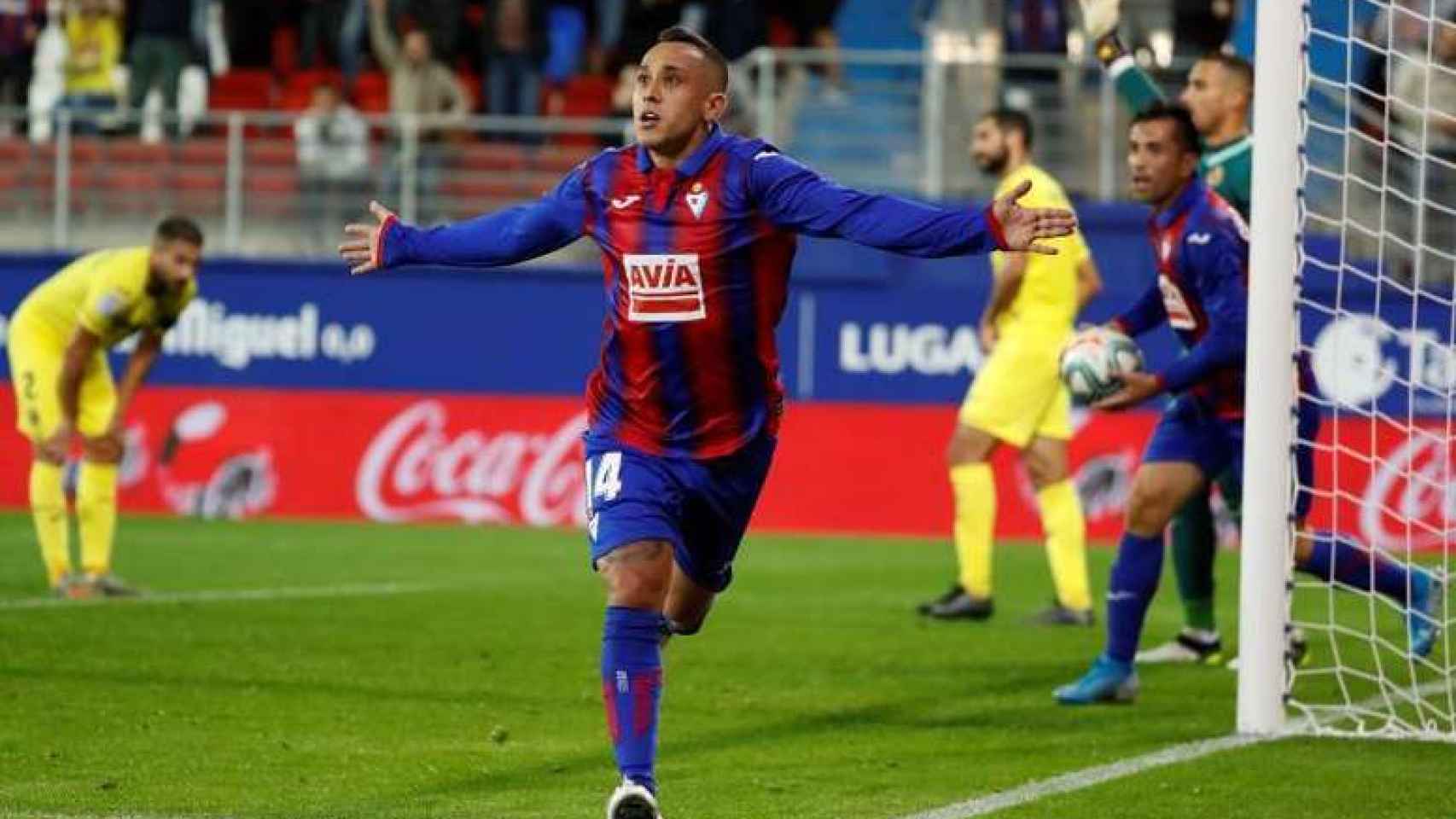 Fabián Orellana celebrando un gol con la SD Eibar