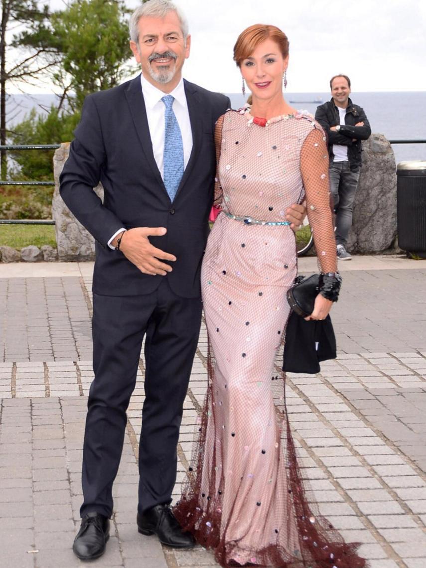 Carlos Sobera y su mujer Patricia Santamarina durante la boda de Marta Hazas y Javier Veiga en Santander.