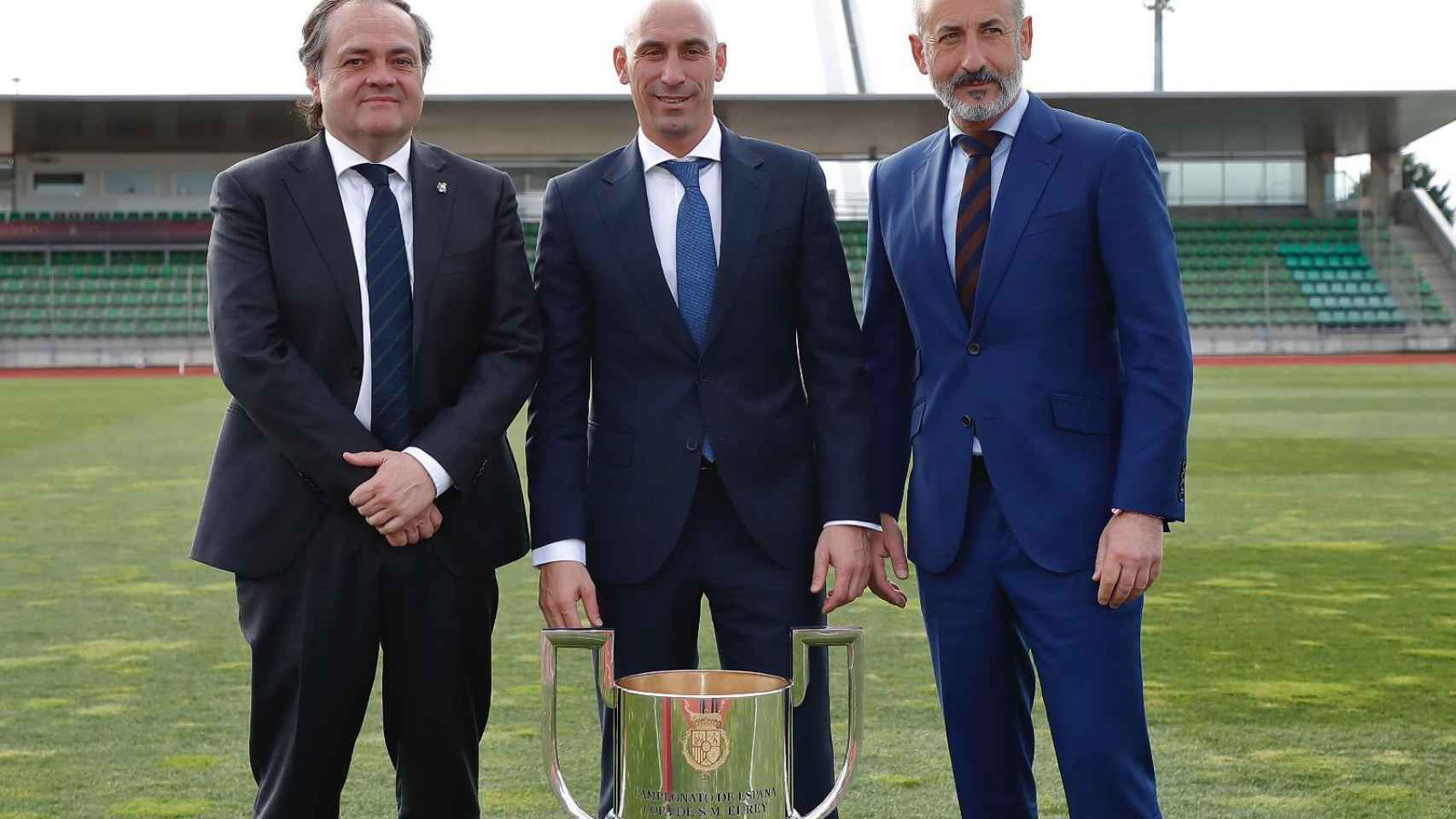Luis Rubiales junto a los presidentes de Real Sociedad, Aperribay, y Athletic, Elizegi