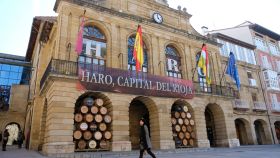 Fachada del Ayuntamiento de Haro (La Rioja) este miércoles.