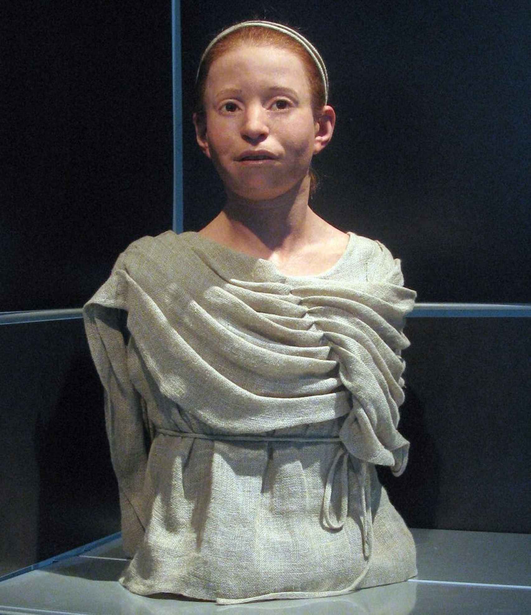 Reconstrucción de Myrtis, una niña de 11 años que murió por la Plaga de Atenas.