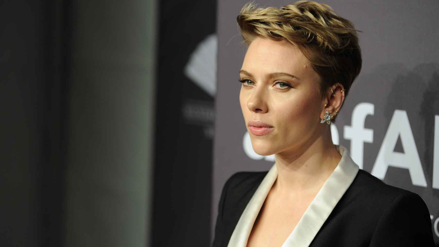 Scarlett Johansson con el pelo a lo garçon.