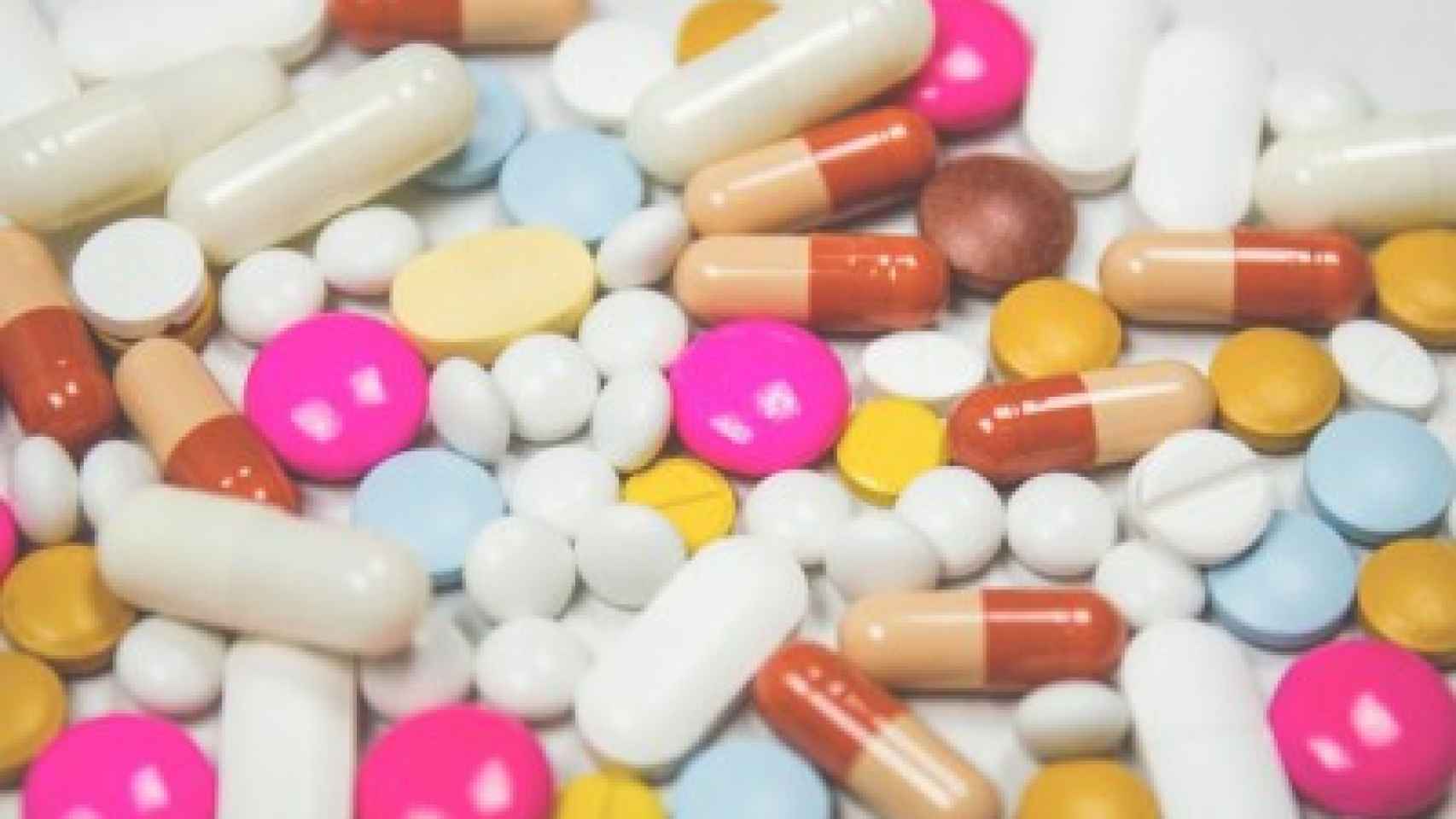 Pastillas antibioticos farmacia medicina 400x267